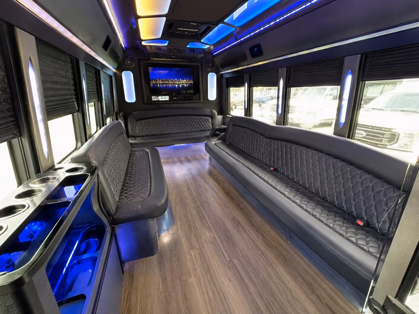 party buses for rochester prom groups who want to arrive in style
