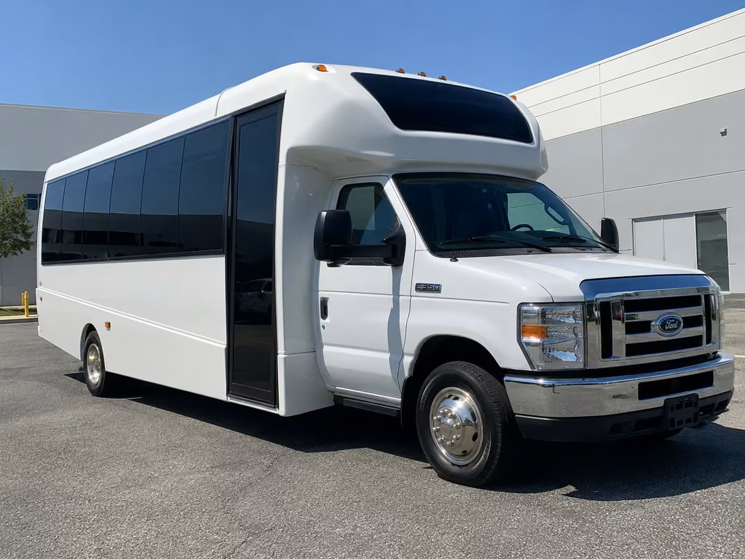 rochester 18 passenger minibus rental